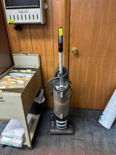 VACUUM CLEANER