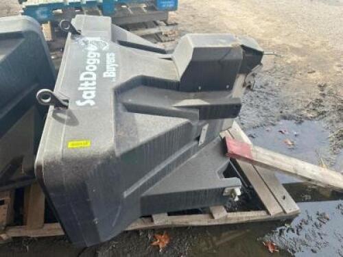 SALT DOGG TAILGATE SALT SPREADER
