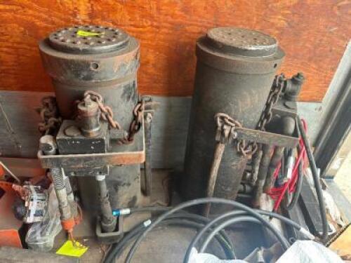 (2) LARGE HYDRAULIC CYLINDERS