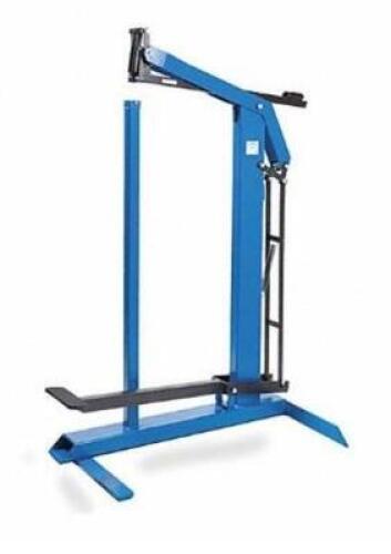 DESCRIPTION: (1) MANUAL BOX STAPLER BRAND/MODEL: KIHLBERG/8909 INFORMATION: BLUE/FOOT-OPERATED/STAPLE CAPACITY: 300 RETAIL$: $1,117.69 SIZE: 53-1/8"H