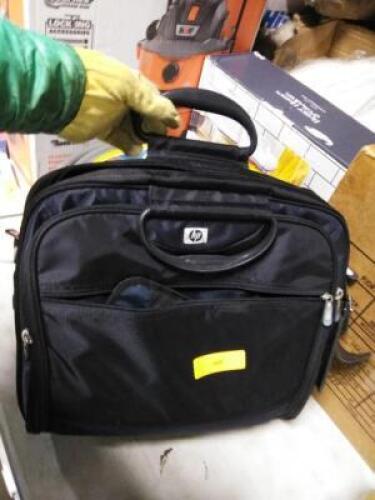 DESCRIPTION: (1) HP COMPUTER BAG QTY: 1