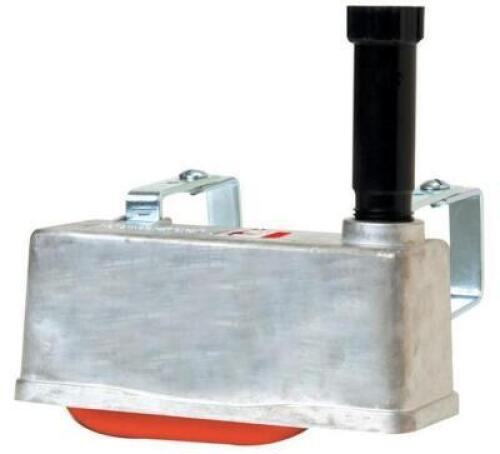 DESCRIPTION: (2) ANTI-SIPHON FLOAT VALVE BRAND/MODEL: THROUGH-O-MATIC/22616858 INFORMATION: ALUMINUM RETAIL$: $27.99 EACH SIZE: 7.5" X 3" QTY: 2