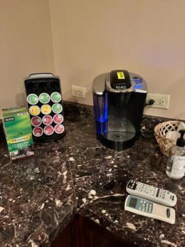 KEURIG MACHINE & CONTENTS OF COFFEE BAR