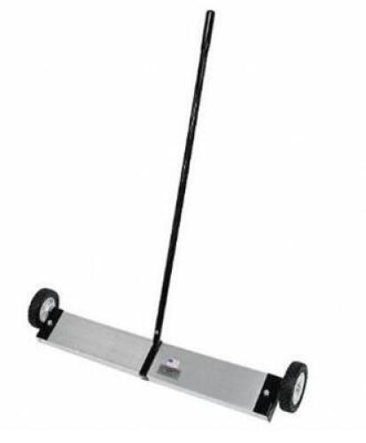 DESCRIPTION: (1) MAGNETIC SWEEPER BRAND/MODEL: GRAINGER/MFSM36 INFORMATION: PULL CAPACITY: 240 LB/STEEL RETAIL$: $271.21 SIZE: 40-1/2"WIDTH QTY: 1