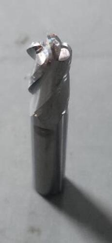 DESCRIPTION: (3) SOLID CARBIDE SQ END MILL BRAND/MODEL: HTC 360-4500-125R INFORMATION: 1/2DIA 1/2" LOC RETAIL$: 44.58 EA QTY: 3