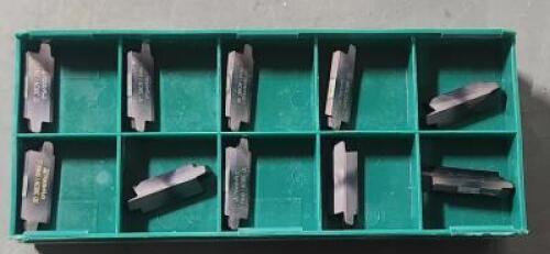 DESCRIPTION: (30) CARBIDE V85 4P 1.250 INTERNAL THREADING INSERTS BRAND/MODEL: TOOLFLO/TF0845AC50C RETAIL$: $ 28.43 PER INSERT QTY: 30