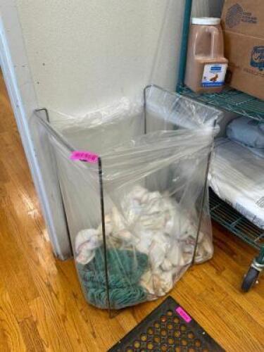LAUNDRY BIN WITH MOP HEADS