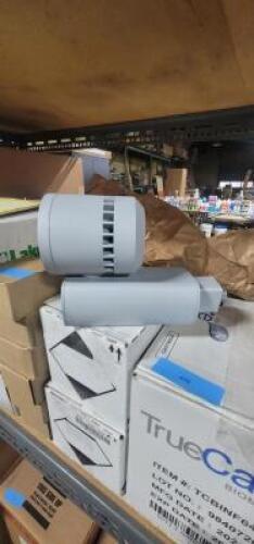 DESCRIPTION: (5) TRACK LIGHTBRAND/MODEL: AMERLUXRETAIL$: $150.90 EAQTY: 5