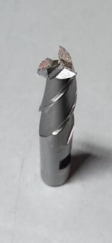 DESCRIPTION: (1) HSS SQ END MILL BRAND/MODEL: HERTEL 41117334 SIZE: 1/2" DIA 1-1/4" LOC QTY: 1
