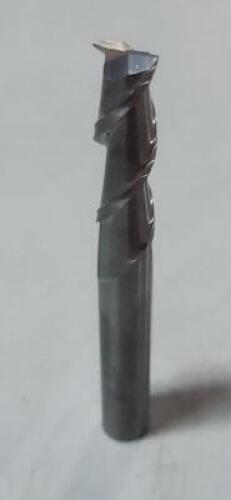 DESCRIPTION: (2) SOLID CARBIE SQ END MILL BRAND/MODEL: ACCUPRO 07764905 SIZE: 5/16" 1-1/8" LOC RETAIL$: $44.14 QTY: 2