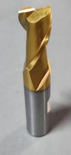 DESCRIPTION: (1) HSS SQ END MILL BRAND/MODEL: HRTEL 02498251 SIZE: 1/2" DIA 1" LOC RETAIL$: $25.22 QTY: 1