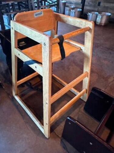 (1) HIGH CHAIR