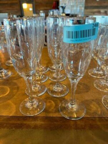 (8) CHAMPAGNE FLUTES