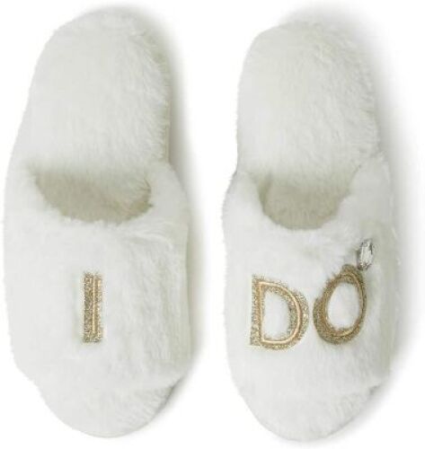DESCRIPTION: (2) PARTS OF I DO SLIPPERS FOR WEDDING BRAND/MODEL: SPARKLE RETAIL$: $5.87 EA QTY: 2