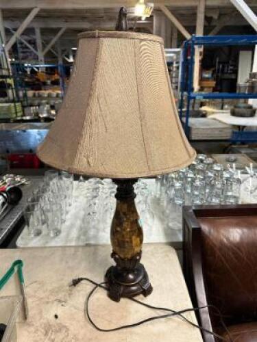 DESK LAMP W/ SHADE.