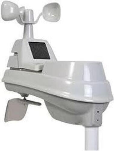 DESCRIPTION: (1) WEATHER SENSOR BRAND/MODEL: ACURITE #01528MCB INFORMATION: WHITE SIZE: 5 IN 1 RETAIL$: $173.71 EA QTY: 1