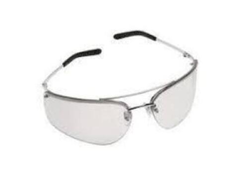 DESCRIPTION: (1) CASE OF (20) METAL FRAME CLEAR LENSE PROTECTIVE EYEWEAR BRAND/MODEL: 3M #15170 INFORMATION: SILVER FRAME GRAY LENSE RETAIL$: $10.60 A