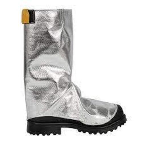 DESCRIPTION: (5) PAIRS OF CARBON KEVLAR ALUMINIZED BOOT COVERINGS BRAND/MODEL: KAREWEAR INFORMATION: ALUMINIZED SIZE: UNIVERSAL RETAIL$: $79.64 PER PA