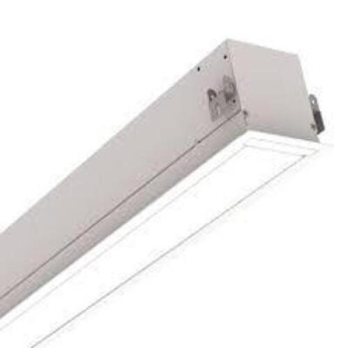 DESCRIPTION: (4) STRIPLITE BRAND/MODEL: COOPER LIGHTING SOLUTIONS SIZE: 4' RETAIL$: $86.15 EA QTY: 4