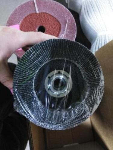 DESCRIPTION: (1) BOX OF (10) PREMIUM FLAP WHEEL BRAND/MODEL: GLOBAL ABRASIVES INFORMATION: ZF 60, TYPE 29 SIZE: 4" X 5/8" QTY: 1