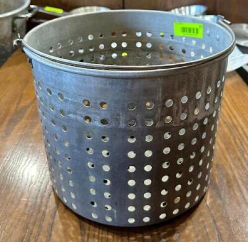 DESCRIPTION: 12" STOCK POT STRAINER INSERT SIZE: 12"X10" LOCATION: DINING AREA QTY: 1