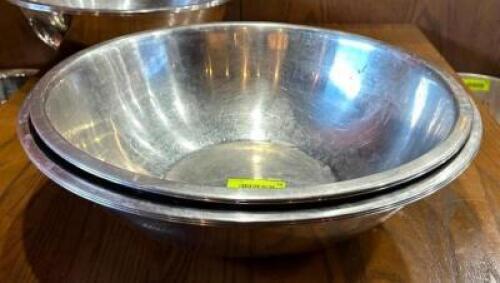 DESCRIPTION: (4) LARGE STAINLESS MIXING BOWLS SIZE: 18" LOCATION: DINING AREA QTY: 5