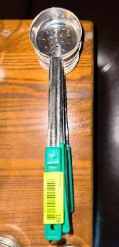 NAME: (7)- STRAINING SERVING SPOONS DESCRIPTION: (7)- STRAINING SERVING SPOONS SIZE: 4OZ LOCATION: MAIN DINING QTY: 7