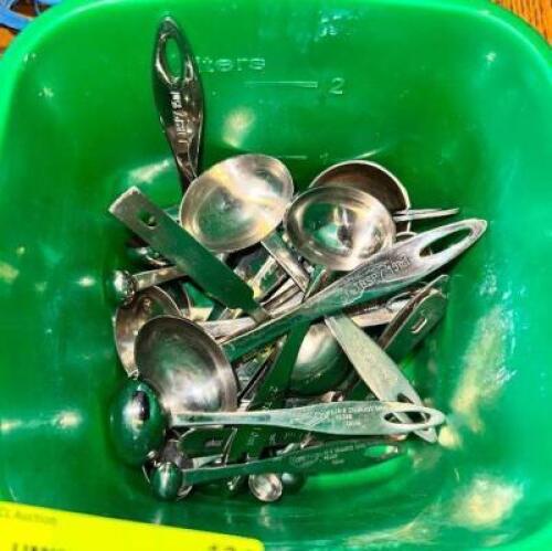NAME: ASSORTED METAL MEASURING SPOONS DESCRIPTION: ASSORTED METAL MEASURING SPOONS LOCATION: MAIN DINING QTY: 1