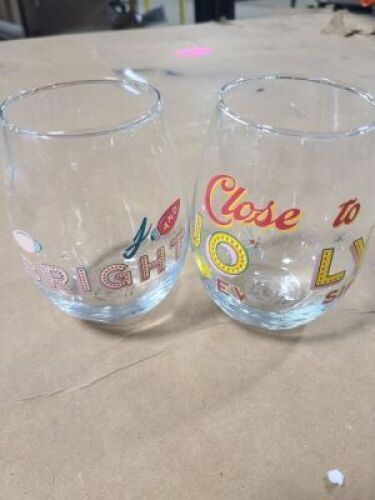 DESCRIPTION: (1) SET OF (4) CHRISTMAS CUPS BRAND/MODEL: WANDA JUNE HOME SIZE: 12 OC RETAIL$: $20.00 EA QTY: 1