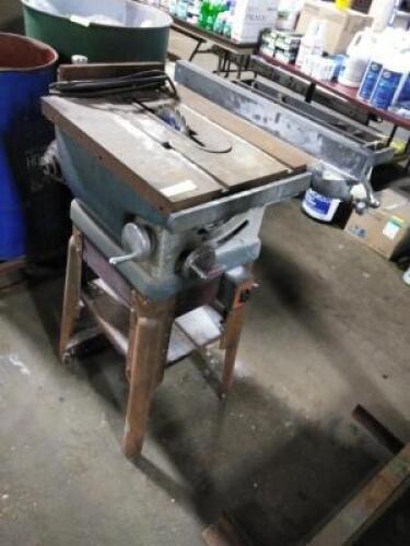DESCRIPTION: (1) TABLE SAW AND STAND BRAND/MODEL: CRAFTSMAN RETAIL$: $2427.36 EA QTY: 1