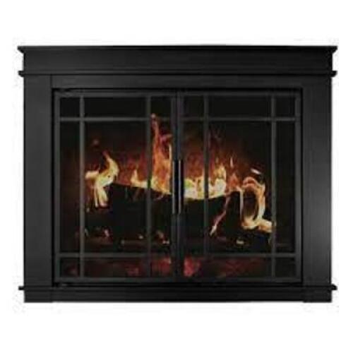 DESCRIPTION: (1) FIREPLACE SCREEN DOORS BRAND/MODEL: CARLISLE #FL-5801 INFORMATION: GLASS RETAIL$: $395.99 EA QTY: 1