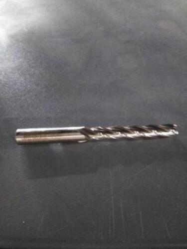 DESCRIPTION: (2) HSS SQ END MILL BRAND/MODEL: NIAGARA 45101 SIZE: 5/16" DIA 3/4" LOC RETAIL$: $31.16 QTY: 2