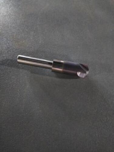 DESCRIPTION: (7) SOLID CARBIDE CHAMFER MILL BRAND/MODEL: SALIEANT L01-028 SIZE: 18 DEG QTY: 7