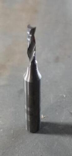 DESCRIPTION: (2) SPIRAL ROUTER BITS BRAND/MODEL: ACCUPRO 7177851 SIZE: 0.125" DDIA 1/2" LOC RETAIL$: $66.20 QTY: 2