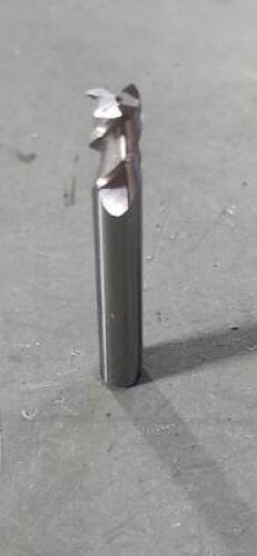 DESCRIPTION: (1) SOLID CARBIDE SQ END MILL BRAND/MODEL: ACCUPRO 09653551 SIZE: 1/4" DIA 3/8" LOC QTY: 1