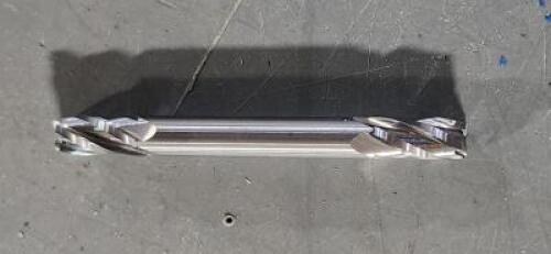 DESCRIPTION: (1) SOLID CARBIDE SQ END MILL BRAND/MODEL: HERTEL 88248554 SIZE: 1/4" DIA 1/2" LOC QTY: 1