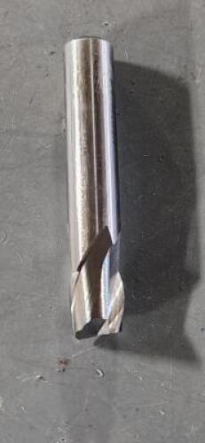 DESCRIPTION: (1) COBALT SQ END MILL BRAND/MODEL: HERTEL 91198986 SIZE: 3/8" DIA 3/8" LOC QTY: 1
