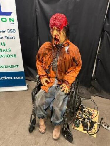DESCRIPTION POISON PROPS WHEELCHAIR BOUND MALE ANIMATRONIC PROP. BRAND / MODEL: POISON PROPS WBM1051 ADDITIONAL INFORMATION PNEUMATICALLY POWERED. DOE
