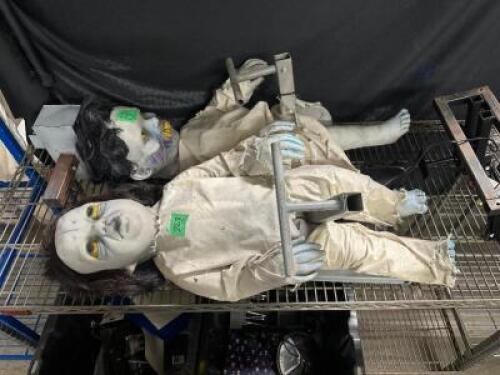 DESCRIPTION SCARY KREEPY TEETER-TOTTER ANIMATRONIC PROP BRAND / MODEL: KIDDY LAND VIDEO HTTPS://WWW.YOUTUBE.COM/WATCH?V=JFNJNEKAIR0 RETAIL PRICE: $996