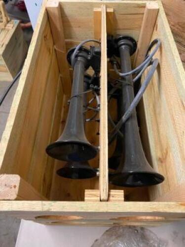 DESCRIPTION (4) TRAIN HORNS W/ PROP CONTROLLER AND REGULATOR. ADDITIONAL INFORMATION IN WOOD BOX ENCLOSURE. QTY 1