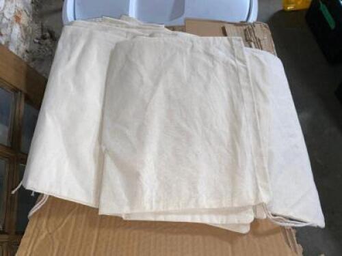 DESCRIPTION (1) BOX OF 500 FABRIC DRAW STRING TOTES BRAND / MODEL: SL032816CN QTY 1