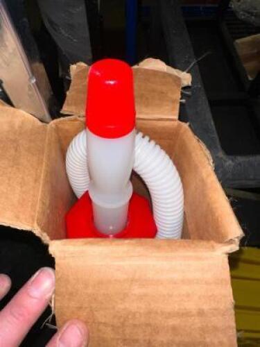 DESCRIPTION PLASTIC BARREL PUMP ( NEW ) QTY 1