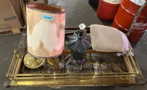 DESCRIPTION CONTENTS OF CART - ASSORTED ROOM PROPS THIS LOT IS: ONE MONEY QTY 1