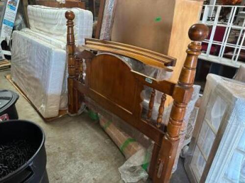 DESCRIPTION (1) LOT OF ASSORTED BED ROOM FURNITURE,. THIS LOT IS: ONE MONEY QTY 1