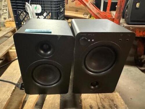 DESCRIPTION (2) IIIP WIFI SPEAKERS. THIS LOT IS: SOLD BY THE PIECE QTY 2