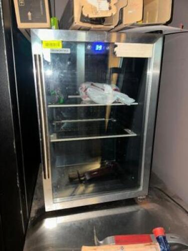 TRAMONTANA 30 BOTTLE WINE COOLER. ( PRE-OWNED )
