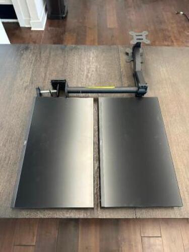 DUAL MONITOR AND STAND SET UP
