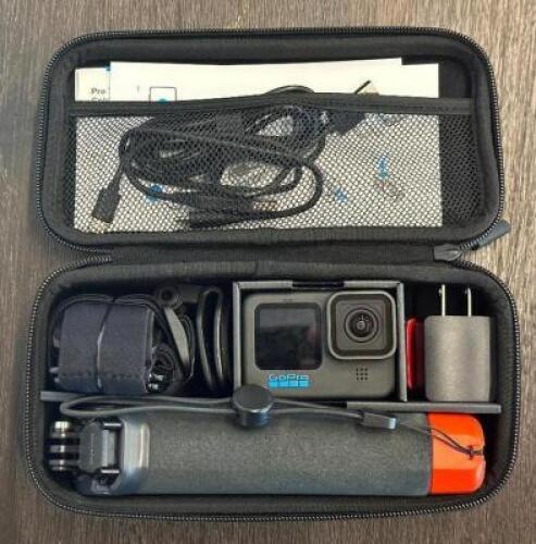 GO PRO BLACK 11 COMPLETE SET WITH ACCESSORIES AND HARD CASE
