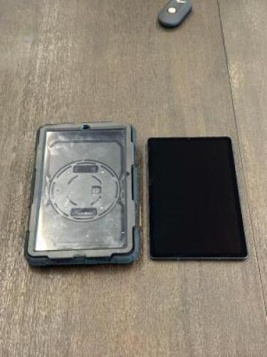 SAMSUNG WORK TABLET WITH HARDSHELL CASE AND TURNING HANDLE