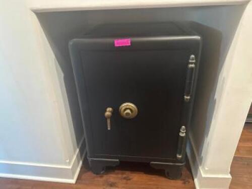 VINTAGE DIAL SAFE